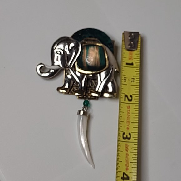 Very Awesome Silver Tone Elephant Brooch With Dangling Faux Tusk - Picture 9 of 15